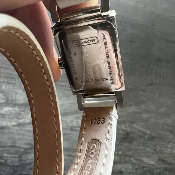 Coach double strap wrist watch - Picture 4 of 4